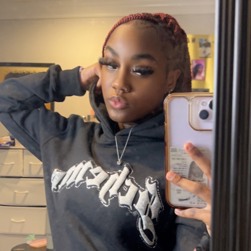 Meet your Posher, 𝗻𝗮𝘆𝗲𝗲